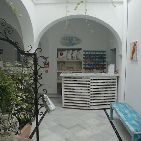 Wake Up In Tarifa Hostel & Restaurant Lounge ภายนอก รูปภาพ