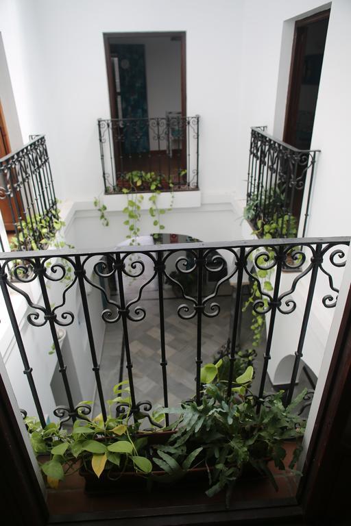 Wake Up In Tarifa Hostel & Restaurant Lounge ภายนอก รูปภาพ