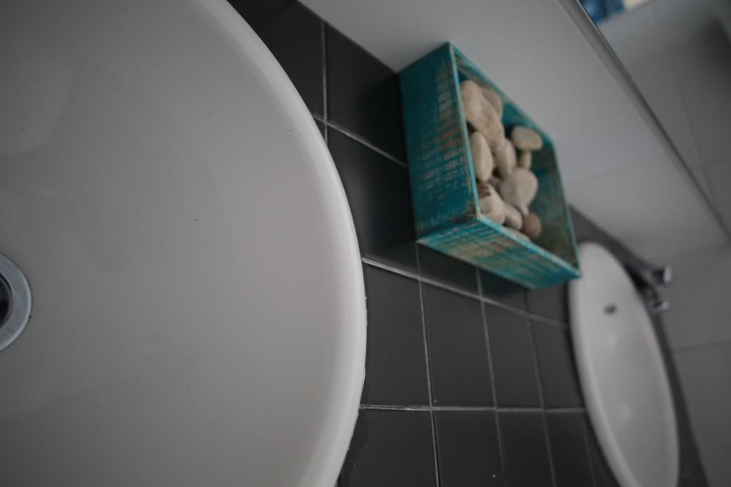Wake Up In Tarifa Hostel & Restaurant Lounge ภายนอก รูปภาพ